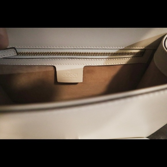 Gucci Sylvie White Small Shoulder Bag - Picture 5 of 16